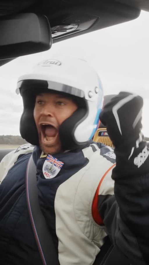 Farthest golf shot caught in a moving car 🏌️‍♂️🚙 277.06 m (908 ft 9.8 in) by Marcus Armitage and Paul O’Neill 🇬🇧

The determined duo achieved this record at Elvington Airfield, York, UK back in 2021 in collaboration with @dpworldtour