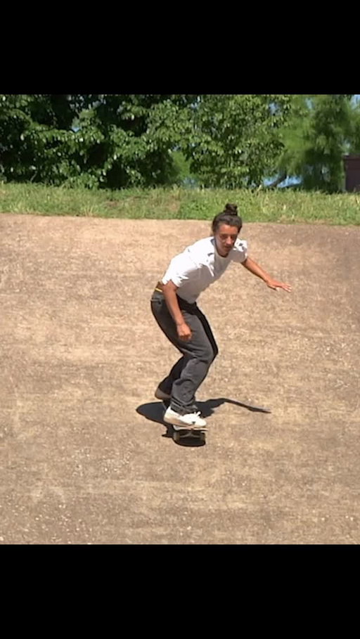 KICKFLIP😤💪 @thrashermag @adidasskateboarding 

🧱RED BRICK RUN /// full tour video out now.
🎥: @19thavenue