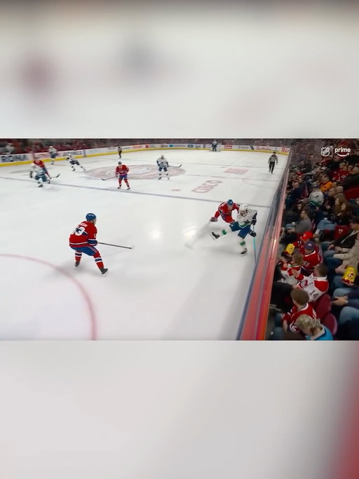 Puck protection at its finest.

🎥: Prime | #Canucks