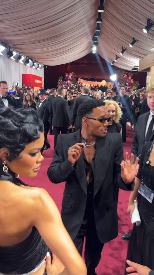 The energy was off the charts at the 2026 @goldenglobes! Just look at @thacarterb, who caught up with @teyanataylor, moments before she went inside to later win her first Globe for her performance in “One Battle After Another.”