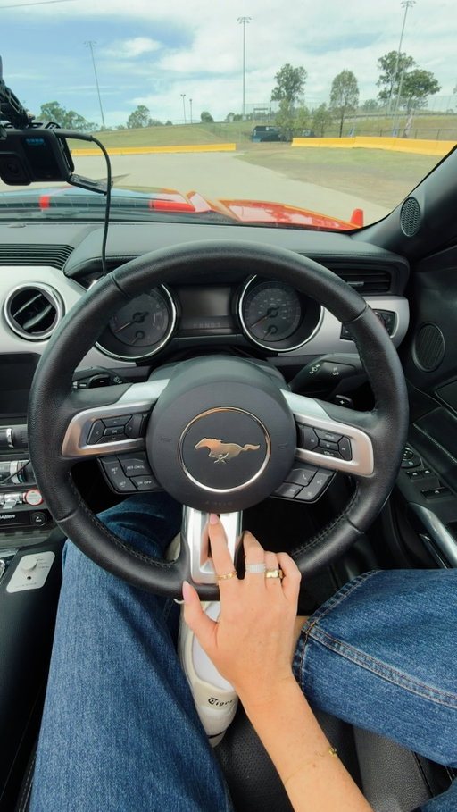 I guess the correct term is donuts?
#fordmustang #womeninautomotive #womeninmotorsport #f1