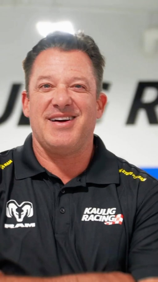 Welcome to The Smoke Show. 🏎️💨
@tsrsmoke returns to NASCAR with @kauligracing and @ramtrucks!