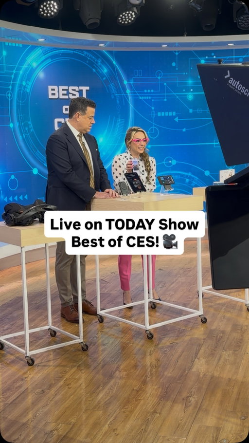 Combining two things I love: great gadgets and pranks 😝 thanks to the @clickskeys for bringing us the only prototypes to studio!! 🎥 PS this prank went on for minutes I couldn’t stop myself - we totally got @themrmobile before 6am! 😆

#ces #onair #behindthescenes