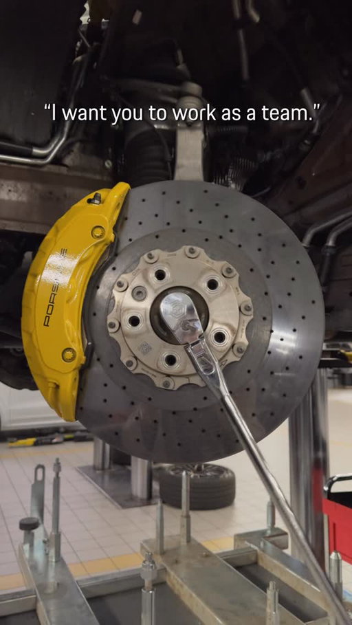 Teamwork makes the dreamwork.
•
•
•
•
•
•
#teamwork #technicians #porschetechs