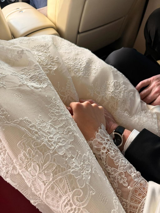 One of the most exciting car journeys ever in a father’s life is on the way to the Church with your beautiful daughter, incredible conversations and helping her to stay calm and relaxed ahead of our walk down the aisle ❤️, @hollyramsaypeaty @adamramsaypeaty @tanaramsay a moment I’ll never ever forget ❤️