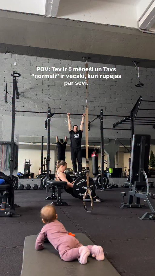 Jo mēs nevaram iedot bērniem to, kas nav mūsos pašos 🙏🏼

Baby-friendly gym @ke_performance 🙏🏼❤️