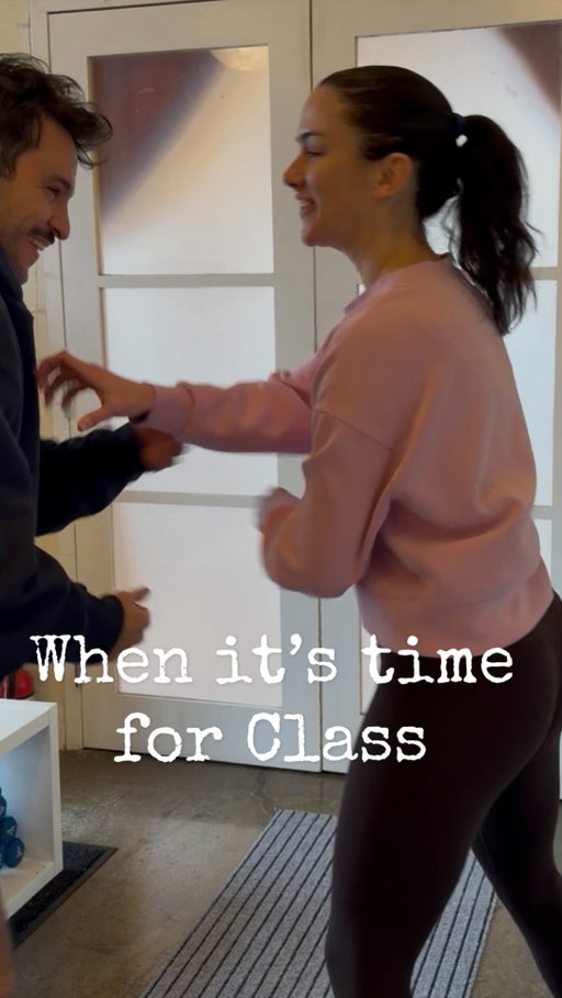 POV: class is at capacity and is about to start but you’re still chatting 😁😋
See you on your mat ♥️

#comeasyouare #poweryoga #yoga #yogainspiration #yogaeveryday