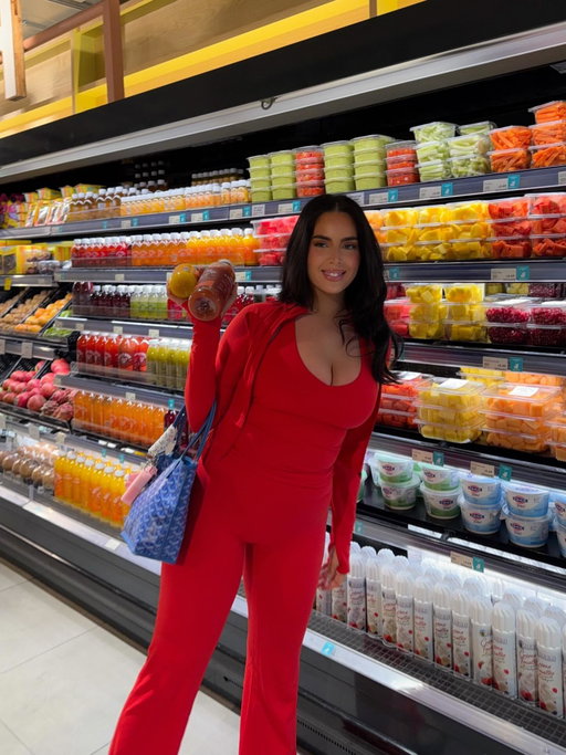 January things🍓🍇🍋🥬🐶🥒🍊🫐🌺 in my @oneractive 💕🍒🫒 ad
