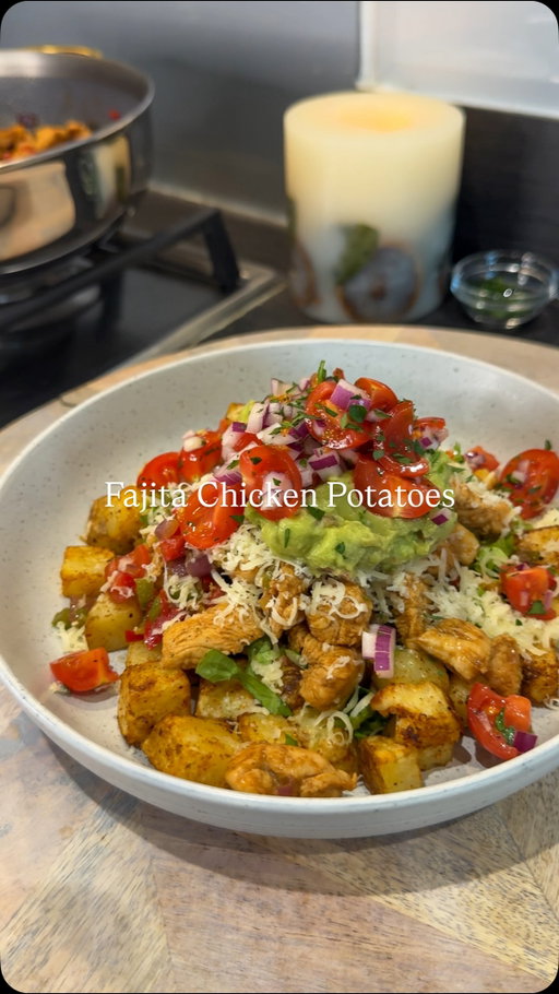 Top 5 Recipes of 2025 — No. 2 - Fajita chicken potatoes 

Thought I would upload the recipes you guys loved the most in 2025, this one was a very popular one! 

Follow @kimberlys_journeyy for more recipes like this⤵️

For the chicken: 
- 1 diced onion 
- 1 diced red & green pepper 
- 260g diced chicken breast 
- packet fajita seasoning 

For the potatoes 
- 400g maris piper potatoes 
- Salt, pepper 
- Tsp paprika, aromat & garlic granules 

Toppings 
- 80g reduced fat cheddar 
- Spring onion / parsley 
- mashed avocado 

Start off by cooking your potatoes, cut them into small cubes, boil for 4 mins, then add all the seasonings and some spray oil and cook in the airfryer for 20-25 minutes until they are nice and crispy. 

For the chicken add this to a bowl with the fajita seasoning and then fry until it has some colour all over. 

Add the veggies and cook until they have softened. 

Once eveything is cooked layer up in bowls!