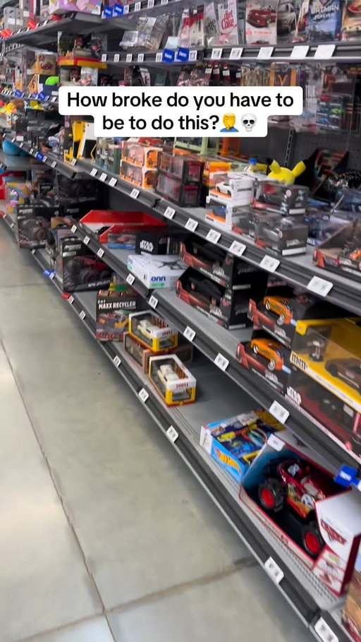 Who accepted this return😐 
-
-
#hotwheels #hotwheelscollections #jdmhotwheels #hotwheelscollector #matchbox