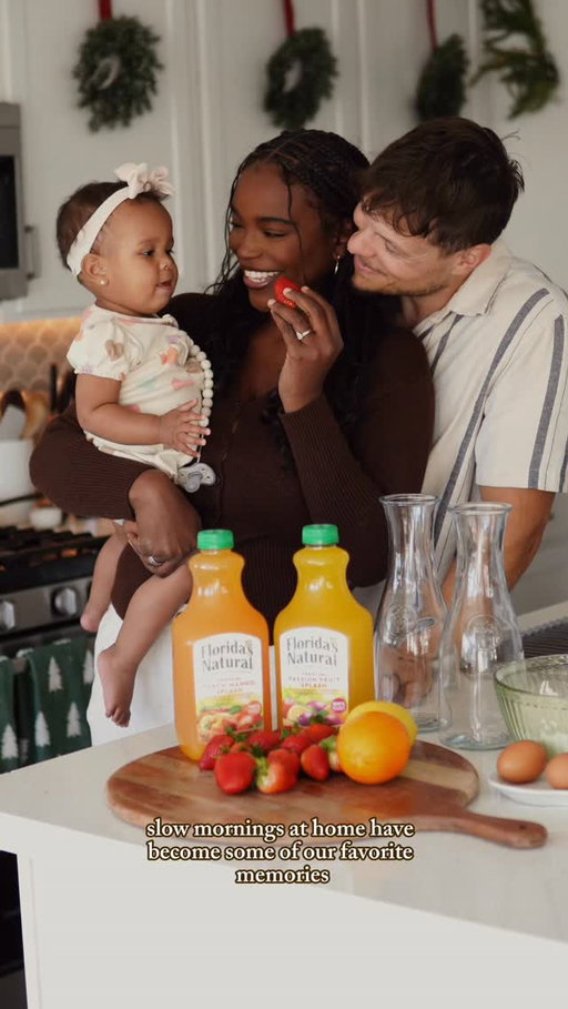At home brunch with my sweet family. #Sponsored Homemade waffles and the best juice from @floridasnatural was the perfect combo for our morning. ☀️🧇
#AllKindsOfGoodness