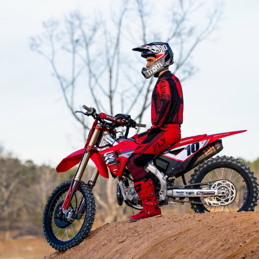 After school motos with Becks @clubmx 
-
@honda_powersports_us @flyracing.global @froth_global @skda.moto 
-
@20_20_media 📸