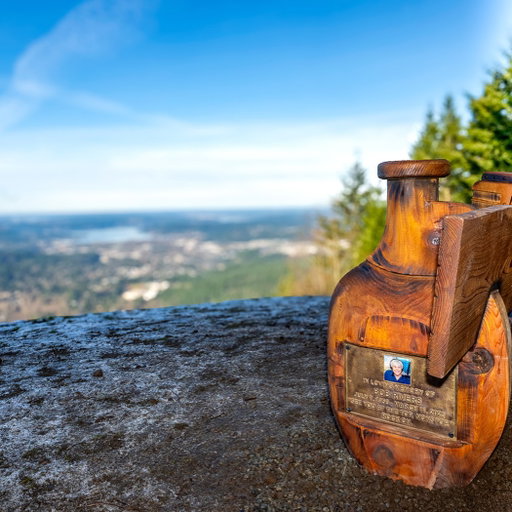 Bobs Memorial Bench was installed up on Poo Poo point in Issaquah. Now all of his friends can visit Tiger Mountain and pay respects if their knees are good enough. It was very fun to hang out all day and watch people discover the new tourist attraction and talk to the sky and pay their respects.  You can sign up to paraglide off the top. Just be careful where you land. There’s a nudist colony nearby. (I hear😉)
There’s a fun story about my dad halfway up Granite Mountain forgetting he had a radio promo to do and so he called into the station from his cell phone to give away Peal Jam tickets to the first 3 groups to meet him at the top and 6 people actually did the hike and claimed the tickets. So I’ll probably do something similar in a few weeks when my broke toe heals. Not quite Pearl Jam tickets but I do have a big show in Renton next month where you can meet @scottlosse! Amazing work by @tomasvrbastudio and @tamiasars and special thanks DNR! The bench features a keyboard, a jar of Maple Syrup (NOT A BONG!) and a microphone. 🎙️🎹🥞
Thank you @jerryandloisphotography 📸 for capturing the install!