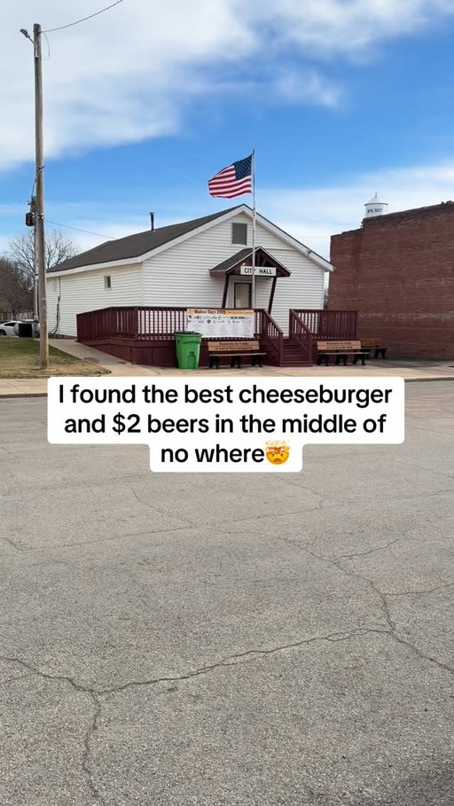 I found the best cheeseburger and $2 beers in the middle of no where🤯
