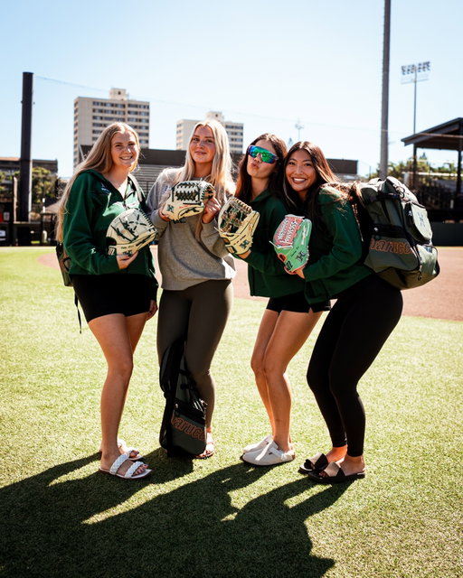 Locked in with the new gear 😌

#GoBows #SISTAHHOOD