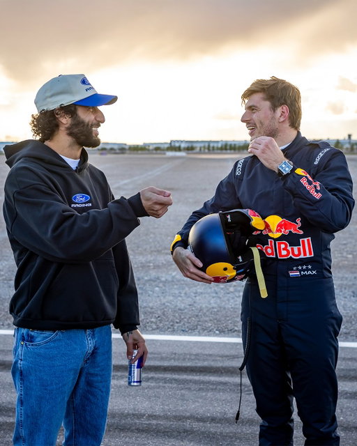 MV3 🤝 DR3

🔗 in bio to watch Race Through Time 👊

#F1 #RedBullRacing @fordracing 

📸 @tedescophoto || @garthmilan