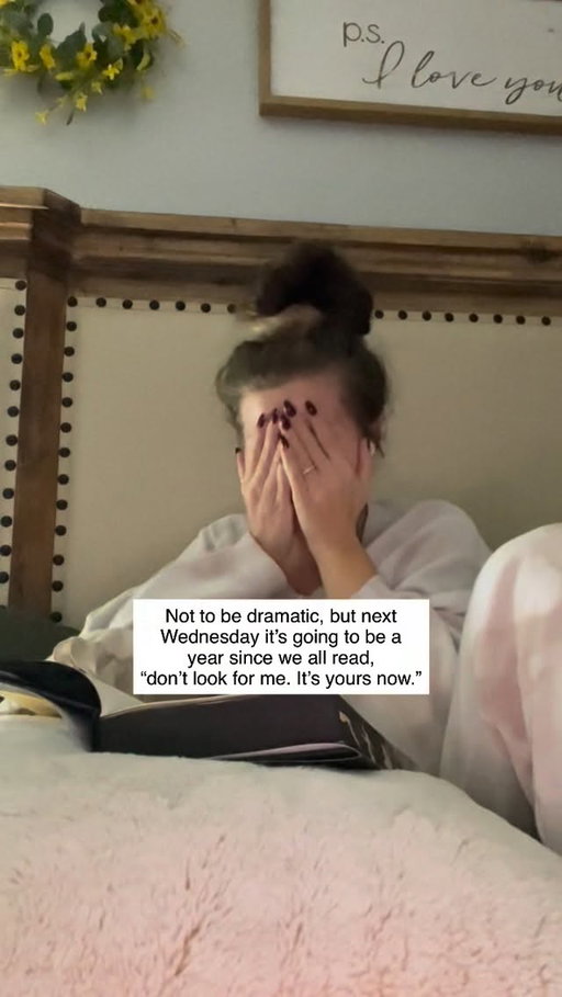 I AM SO SORRY FOR THIS…💀 
Actual footage of me reading the ending of Onyx Storm and freaking the fuck out. 😮‍💨🙂‍↕️

#fourthwing #onyxstorm #rebeccayarros #ironflame #romantasy