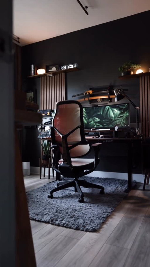 I’ve been testing out the MORPH Edition chair from @sunaofe.official and the comfort really shows during long work sessions. The adaptive lumbar support, 7D armrests, and smooth recline all work together in a way that feels supportive and comfortable.  If you’re looking for a quality chair that’s built to last then this may be the chair for you!

🔗 see link in bio!

#sunaofe #chair #homeoffice #desksetup #officechair