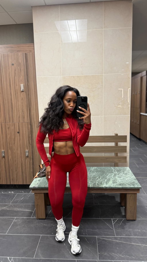 Sis, create the system and execute! 
Save this workout for your next juicy leg sess🤌

Felt like a hot tamale😝🌶️ in my Lift & Reset fit by @womensbest (now live by the way!!)

#qui2health #fitness #saveforlater #bodybuilding #womensbest