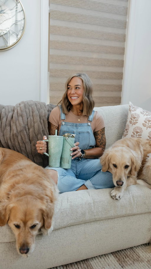 Calm tones & confident energy 🌼🌿 Say hello to our third custom collaboration with @holleygabrielle – Golden Bloom. This bold print draws inspiration from her own tattoos, adding a personal touch to your new favorite Brüs. Here’s everything you need to know about this upcoming collection:
✨ A matte, light green base with a bright gold foil print & cream floral line art
✨Our third collection with Holley (adding to orher fan-favorite collections, Sandstone Bloom and Poppy)
✨ 100% leakproof
✨ Hand wash only
✨ Limited-edition
✨ Available 01.16 @ 10am MST (sign up for the password to get 30min early access)
