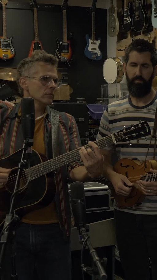 Surprise surprise, we’ve got another one for you all coming out this Friday

Anyone who grabbed our self-titled album on vinyl or CD has already had an early listen to this “Cold Call,” and Unsung Heroes members can stream the full live version from Wonder Records on our Patreon right now. The rest of the album lands everywhere on March 13th!

#folkrock #folk #thesteelwheels #newmusic