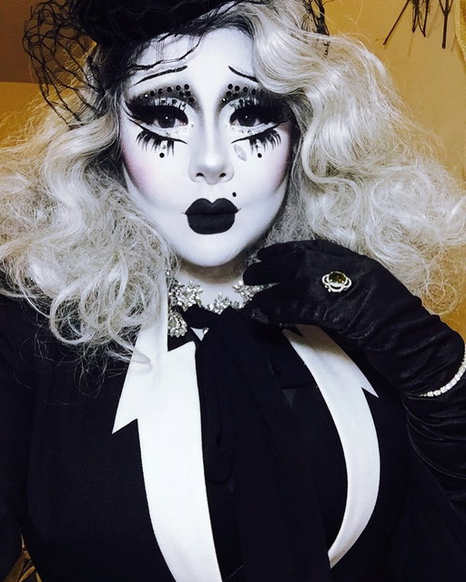 Heard we were posting 2016 mugs ✨ what a time!!!!! This was such a drag golden age tbh I wish everyone could experience it 💕 #dragqueen #beauty #dragqueenmakeup #dragmakeup #makeup