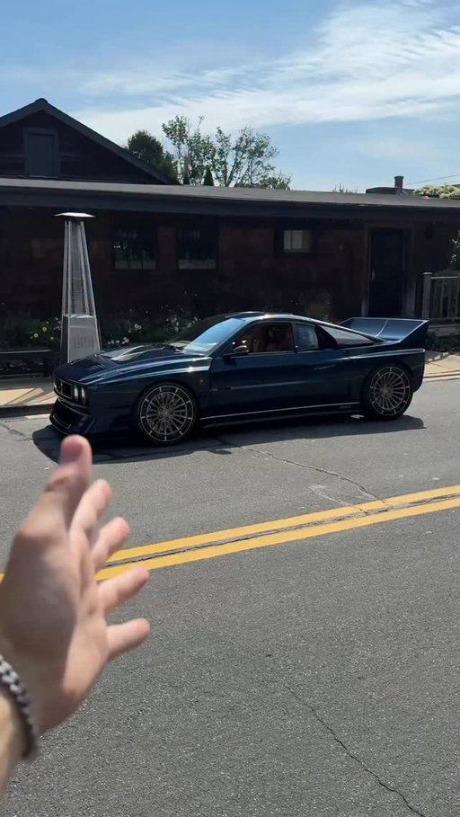 I love this car 

#restomod #supercar #kimera