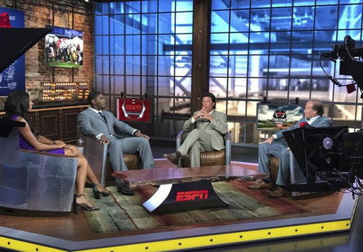BREAKING 🚨🚨🚨: Former Oklahoma State football coach Mike Gundy to be part of ESPN national championship coverage. 

First media appearance since being let go by OSU.