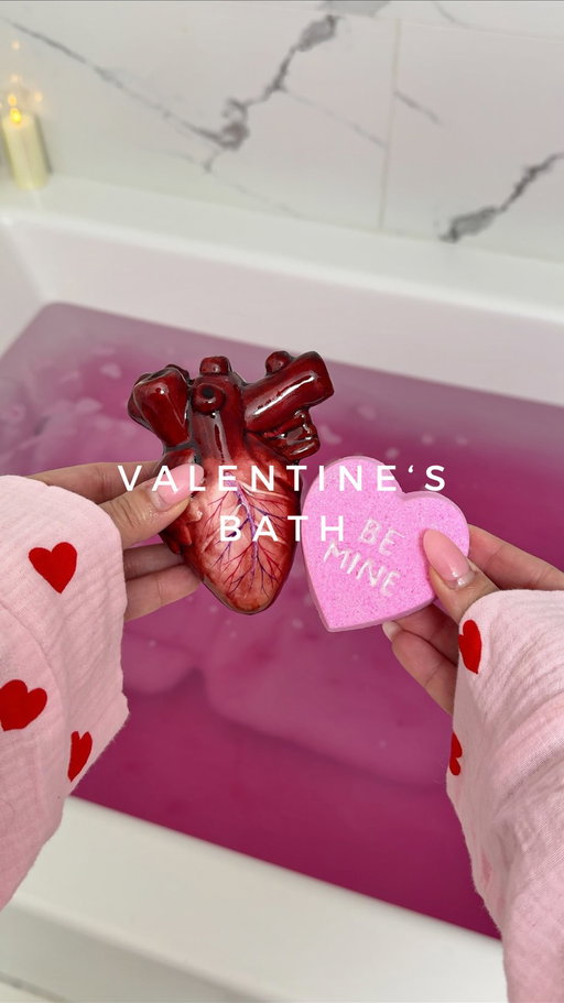 Run a Valentine’s bath with me 🛁💕🫧💌
Comment ‘bath’ if you want the 🔗

#amazonfinds #bath #asmr #aesthetic #selfcare 
bath time, valentine’s day, valentine, pink aesthetic, amazon must haves, satisfying reels, relaxing, cozy, trendy reels, skincare, food
