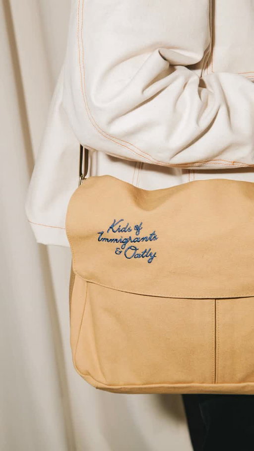 @oatly and @kidsofimmigrants come together on a barista workwear capsule.

Arriving in four statement pieces, the “Pour Into Others” workwear collection is the definition of function meets form, blurring the lines between on-the-clock utility and off-duty swagger.

Combining KOI’s community-forward storytelling with Oatly’s deep roots in coffee, the inaugural collaboration is built for early mornings, late-night shifts, and everything in between. 

With a portion of proceeds going to @inclusivaction, this capsule brings a new definition to serving others—one pour at a time. 

Click the link in bio for more and shop the collection now @kidsofimmigrants.