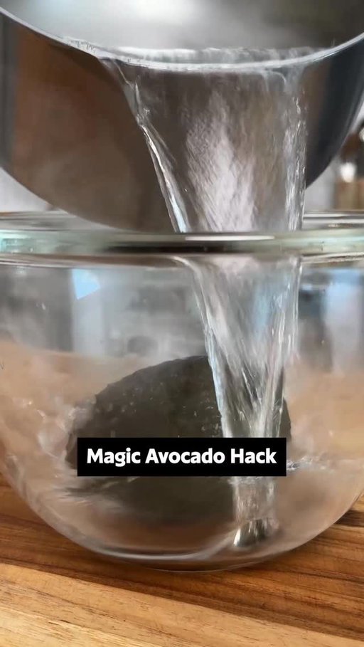Can you really ripen an avocado in only ten minutes? 🥑🤔 We had to see if this viral hack was true! 

✨ Inspo: @dobrovolskyi_hchef 
🧑‍🍳: @nicolemcmom
#avocados #hacks #fruits #foodhacks