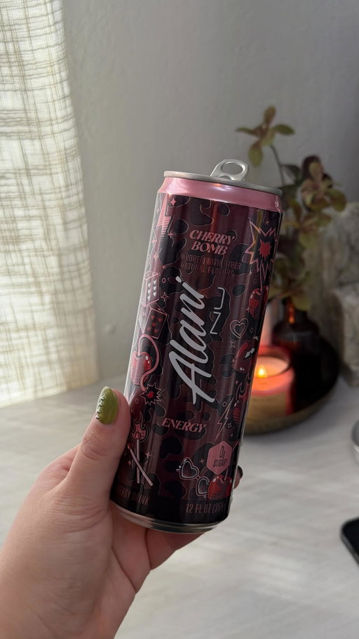 just hear me out - @alaninutrition Cherry Bomb (tastes like cherry cola) + white chocolate creamer 🍒

#dirtyalani #cherrybomb #alaninu #dirtysoda