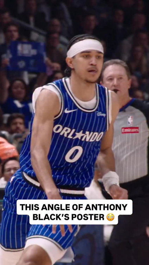 @anthonyblack powers through the defense for the INCREDIBLE one-handed slam 😱 #PhantomCam