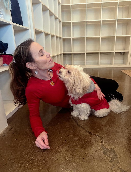 Who wore it better? ♥️
PYC Oakville downtime with Marni and Bella 🐾

#yoga #yogawear #dogyoga #dogsofinstagram #yogagram