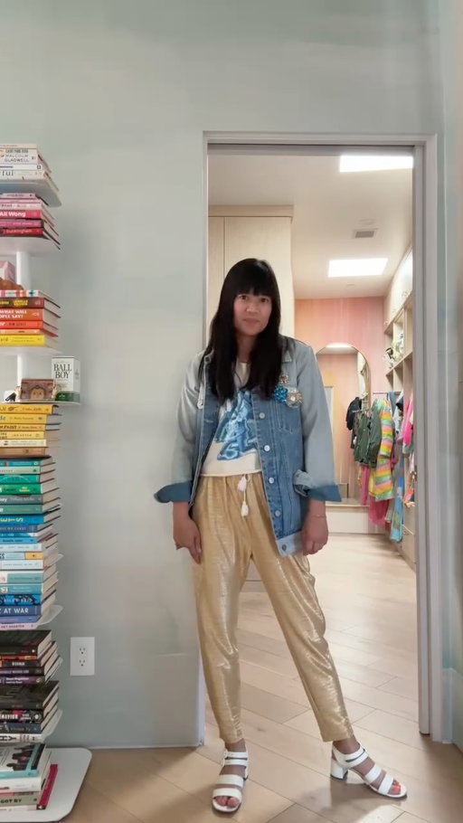 I’M HEADED TO PALM SPRINGS TO PLAY IN A TENNIS TOURNAMENT! Wish me luck! 

#ootd #ohjoyfancycasual 

tee @thejonasmerch 
vintage pants @too.many.jackets 
jacket @ayr