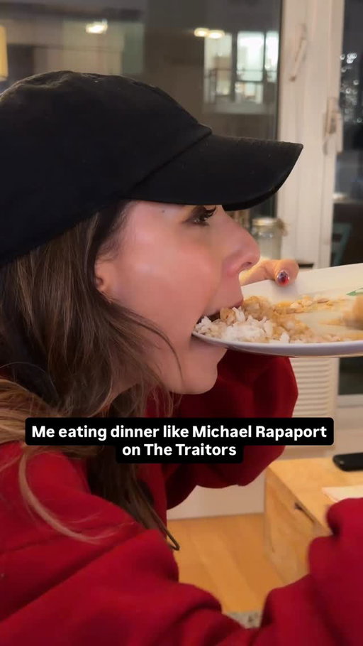 Faithful to the food🙏🥄
.
.
.
#thetraitors #michaelrapaport #eating