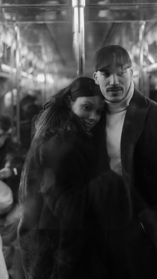 L’importance des petites attentions au sein de son couple 🤍 Dans quelques jours, nous fêterons nos 14 ans d’amour et s’il y a bien quelque chose qui nous comble de joie, c’est de nous surprendre avec des choses simples. Le petit déj’ au lit le dimanche matin fait partie de mes attentions préférées ☕️ On fonctionne comme ça depuis toujours et j’espère qu’on continuera encore très longtemps à se faire de petites surprises sans rien attendre en retour.
.
.
Couple | Amour | Love | Surprise