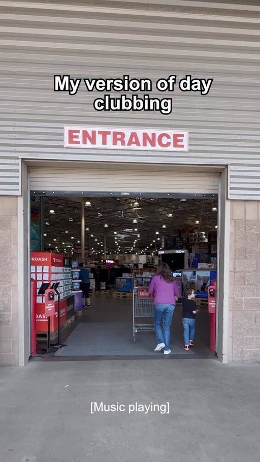 Day time clubbing. 🕺💃 🪩