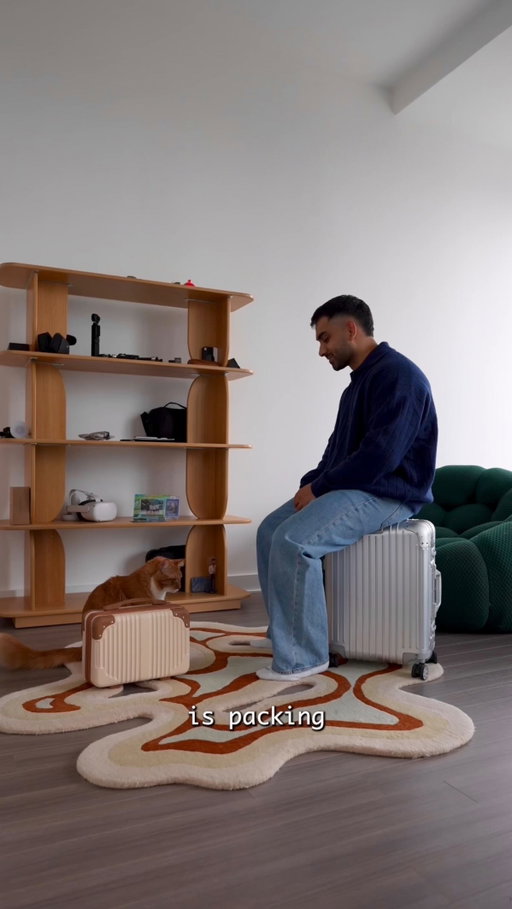 Being a cat dad is easy, but explaining Mocha’s whole routine to my parents? A nightmare. Ended up using @googlegemini to whip up a quick care guide, so I don’t have to explain it for the 100th time. #NanoBananaPro #Sponsored #GoogleGemini