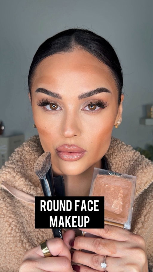 If you have a round face this placement is for you!☺️🫶

Silktone Bronzer: @dominiquecosmetics 
Brush: @thebkbeauty x @makeupbynikkilarose N19

#roundface #contour #makeuphacks #makeup #MakeupTips