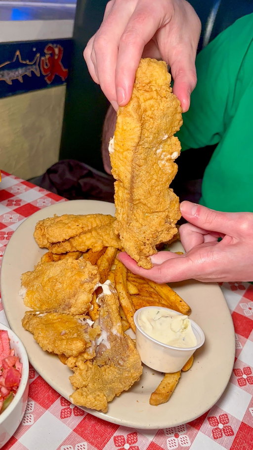 NEW ORLEANS STYLE CREOLE FOOD ⭐️ If you’re looking for a bit of New Orleans right here in Dallas, this is your spot - they have the biggest pieces of fried catfish and all types of crawfish dishes! 

@charliescreoledtx has been around for over 30 years and they have the best blackened catfish topped with more crawfish 🐟

📍 Charlie’s Creole Kitchen | 2129 Greenville Ave, Dallas, TX 75206

#dallasfood #cajun #creole #dallasrestaurants #dallas