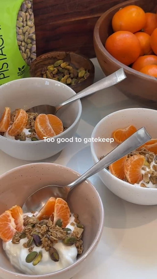 Some snacks are too sweet to keep to ourselves. ✨

#WonderfulHalos #mandarins #parfait #yogurt #pistachios
