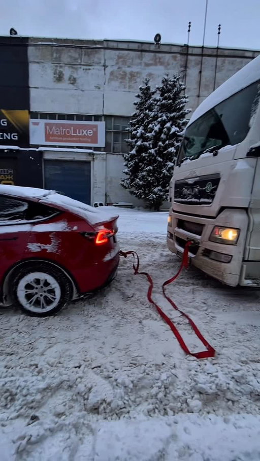 Electric torque + winter tires + ultra-responsive traction control to the rescue

Good Samaritan @vitalya.rr
