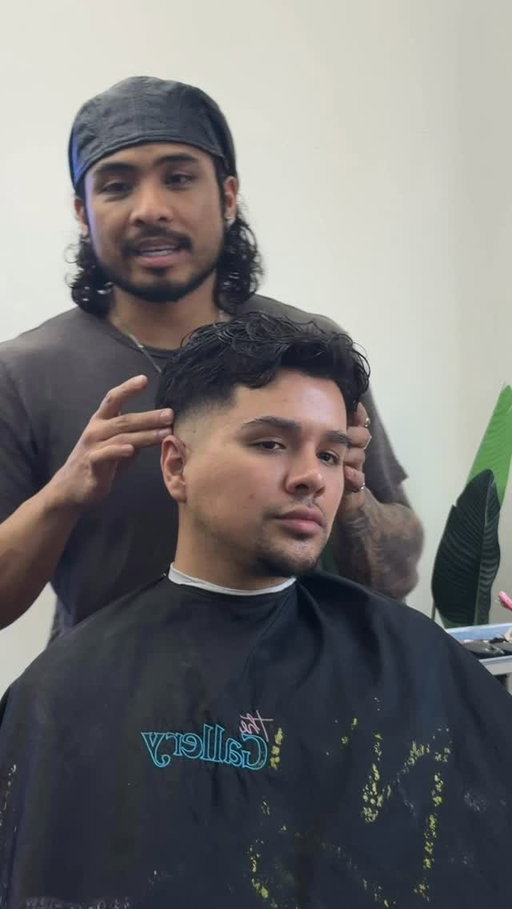 #haircut with the legend himself @juliansaluta @thegallery_dtla 

#menshaircut #shorthairstyle