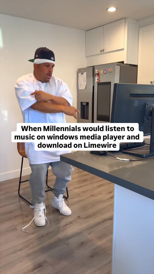 When Millennials would use windows media player 😂 #2000 #nostalgia #backintheday #comedy