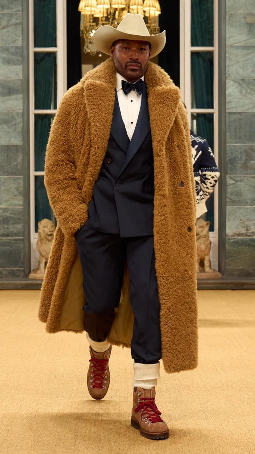 For #RalphLaurenFall26, Ralph Lauren unites Purple Label’s tonal and technical mastery with #PoloRalphLauren’s eclectic reimagining of preppy heritage for the ultimate expression of American style.

#MilanFashionWeek #RLArtistinResidence #TÓPA