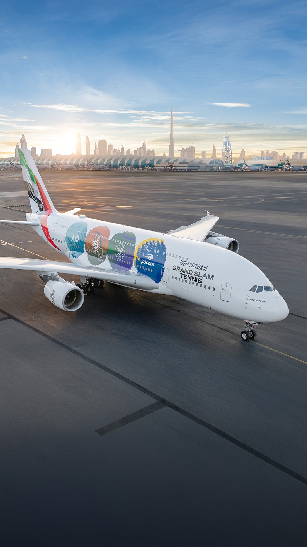 Our Grand Slam Tennis A380 is the new pro in town! 🎾✈️

Watch a timelapse of the A380 painting in this new drip.

#Emirates #FlyBetter @australianopen @rolandgarros @wimbledon @usopen