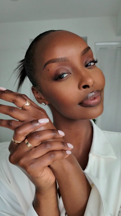 Putting my best hands forward with @loccitane and their iconic Shea Butter Hand Cream. Available at @sephoracanada 

#loccitanepartner #sephora