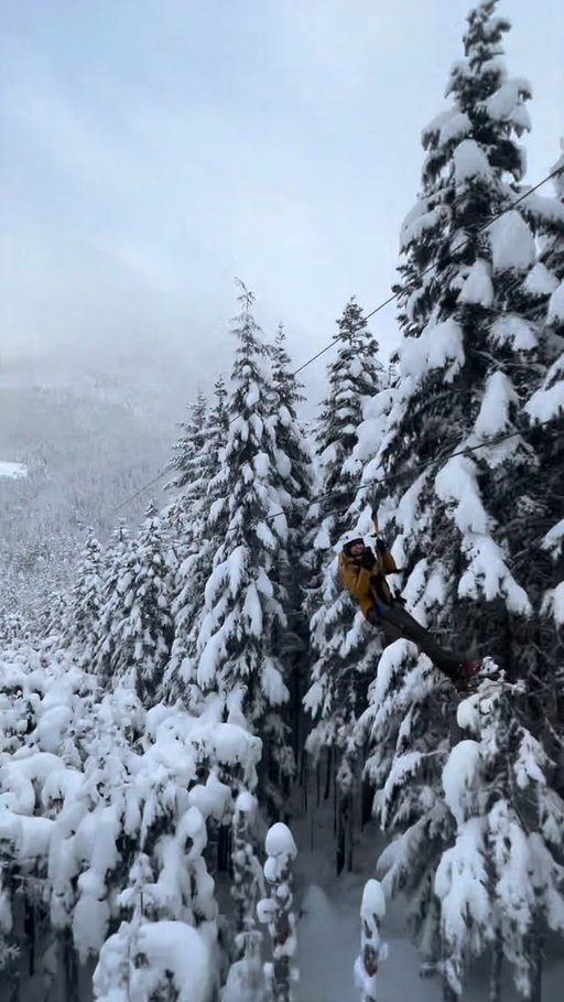 Winter views > winter blues. ❄️ Tag your thrill-seeking adventure buddy.

Credit: @nia.patience

#exploreBC