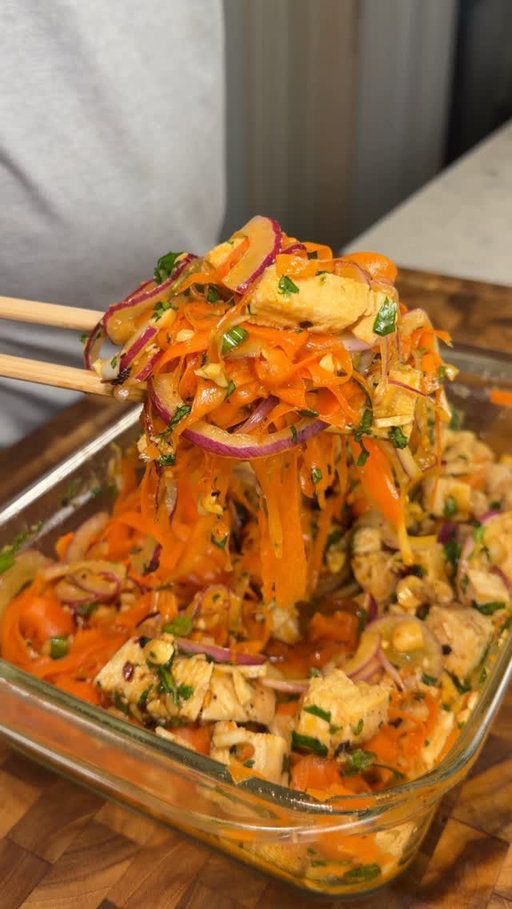 Save THIS ‼️ The Viral Carrot Salad perfect for weight loss AND Skincare 🤯 (recipe 👇🏽) IB: @low.carb.love 

Announcements:
✅ Digital Cookbooks 50% OFF Right Now for my NEW YEAR SALE! 😊❤️
✅ Cookbooks on my website! (Check’em out macros included!) or comment “cookbook” and I’ll send you the link! 💪🏽
✅ New seasonings coming soon 👀 @spiceXseasoning 

Macros for the ENTIRE  SALAD: approx 838 calories | 77g P | 22g C | 50g F 

Ingredients:
4-5 large carrots, ribboned
1/4 red onion, sliced
1/4 cup chopped green onion
1/4 cup chopped cilantro
2 garlic cloves, grated
10 oz chicken breast, diced and cooked
2 tbsp light soy sauce
3 tbsp rice vinegar
1 tbsp toasted sesame oil
2 tsp honey or sweetener
1 tbsp sesame seeds (optional)
1 tbsp chili crunch (optional) 
1/3 cup peanuts, roughly chopped

If you want weekly recipes and discounts straight to your email inbox every Sunday then comment “newsletter” 😌📧 
.
.
.
.
#icekarim #healthyrecipes #easyrecipes #mealprep #quickrecipes